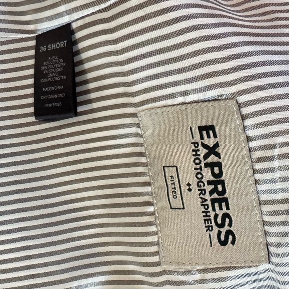 Express - Photographer Fitted Suit - Picture 5 of 10